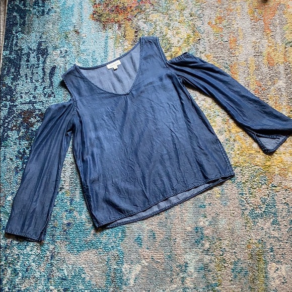 cloth & stone Tops - Cloth and Stone Cold Shoulder Top